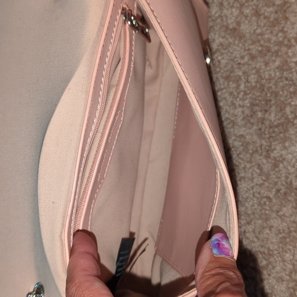 Badgley Mischka beautiful pink purse - Picture 5 of 10